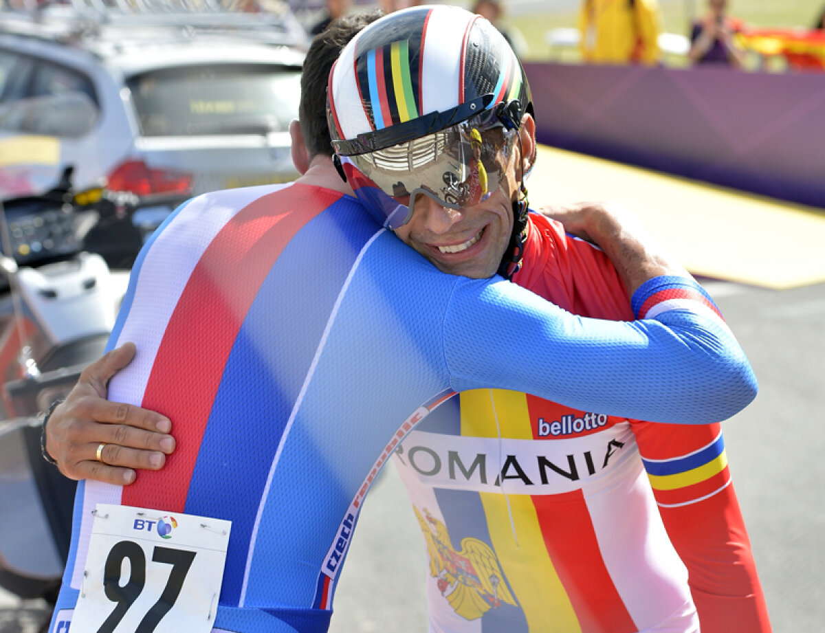 FOTO Eduard Novak îşi laudă adversarul în faţa căruia a pierdut aurul la Paralimpiadă: "El a fost mai bun!"