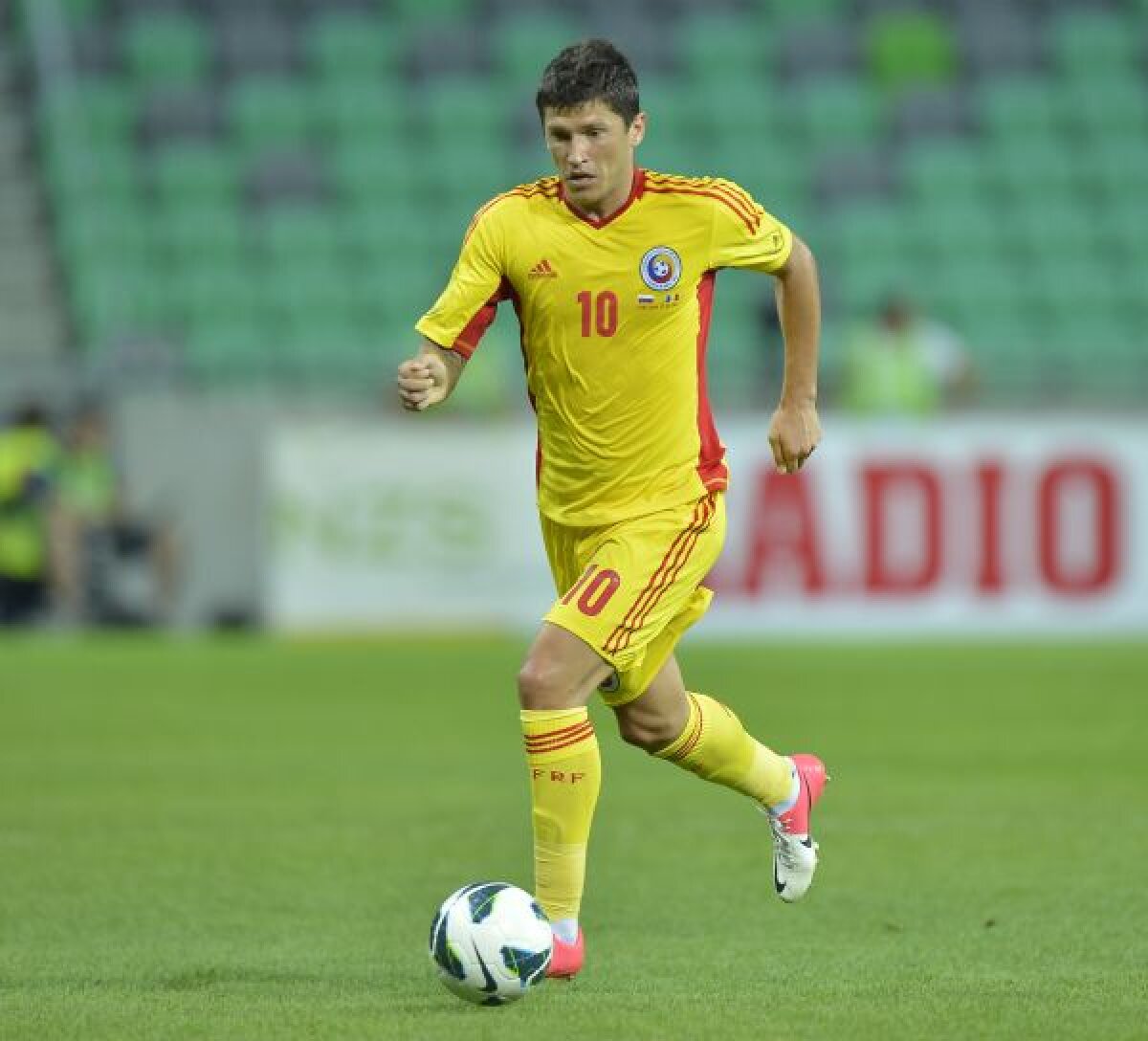 FOTO România debutează cu dreptul în preliminariile pentru CM 2014, cîştigînd cu 2-0 în Estonia