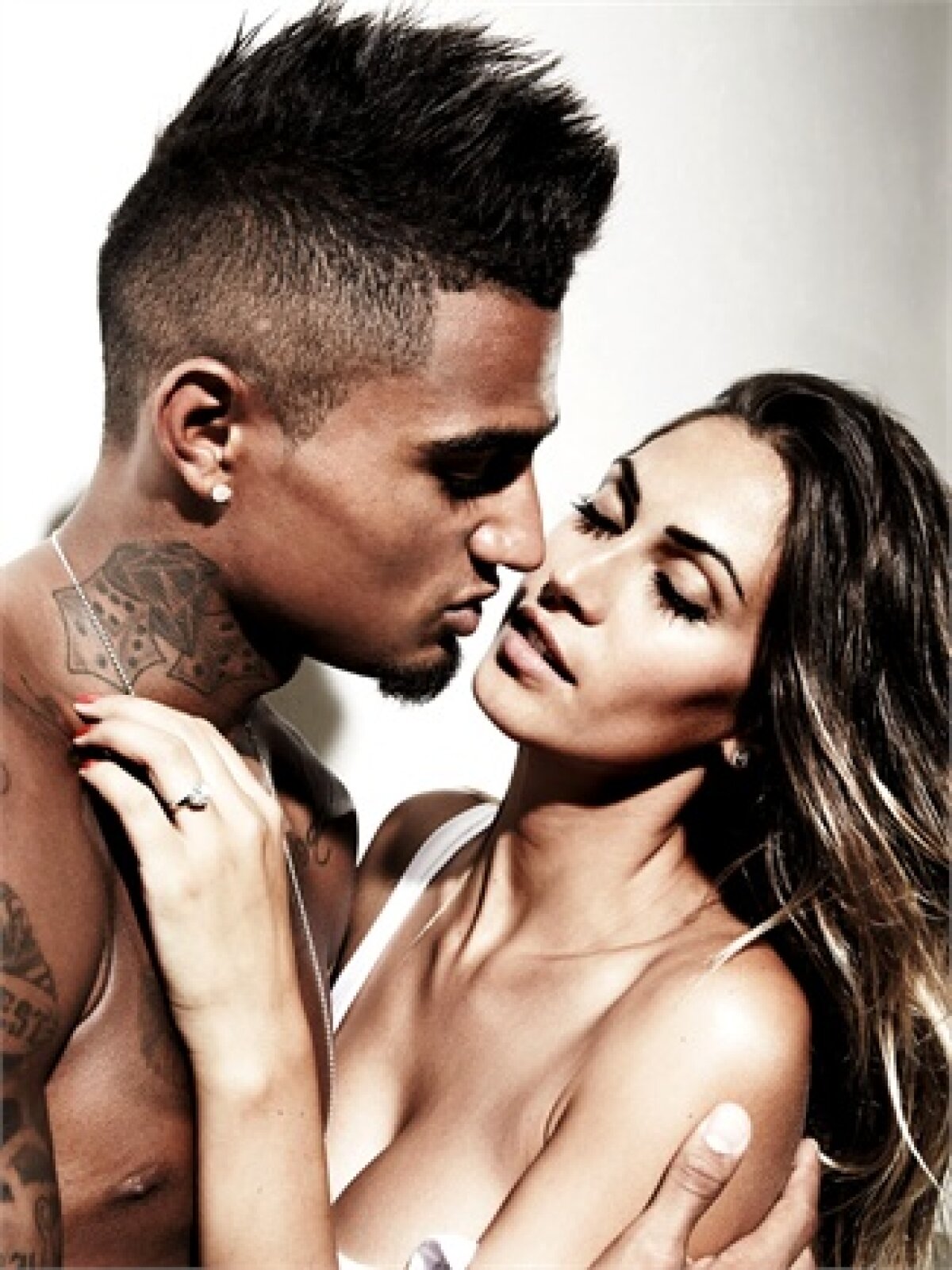 GALERIE FOTO » Ea e femeia care l-a pus pe jar pe Boateng: pictorial exploziv în doi