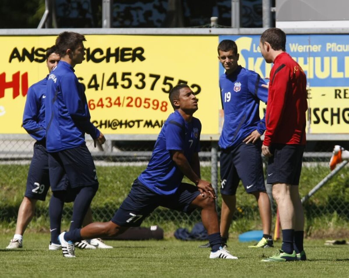 Atacantul dorit de Becali s-a întors azi la Steaua, dar nu e sigur că rămîne