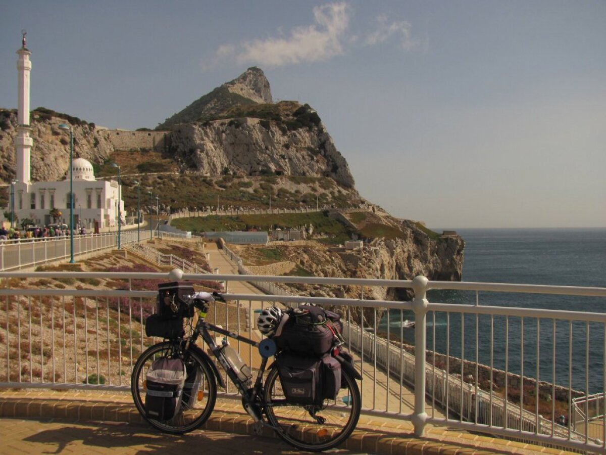 Românul care a înconjurat Europa pe bicicletă » Mihail Crăciun a pedalat în jurul continentului timp de 160 de zile