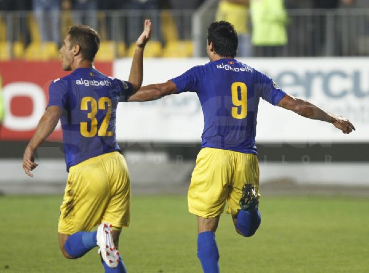 VIDEO + FOTO » Dansul lupilor! » Petrolul a umilit cu 4-0 liderul şi revine în lupta pentru Europa