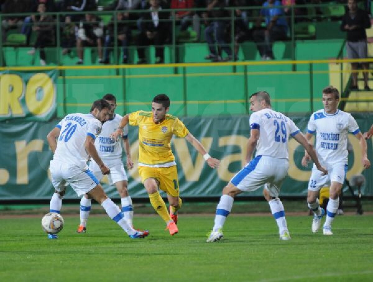 VIDEO + FOTO Salvatorul Ousmane » N'Doye aduce victoria cu Severin, 2-1, după un gol controversat în minutul 91!