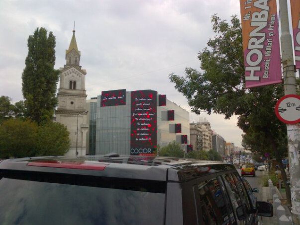 FOTO Antrenorul Stelei sărbătorit în stil Las Vegas la magazinul Cocor!