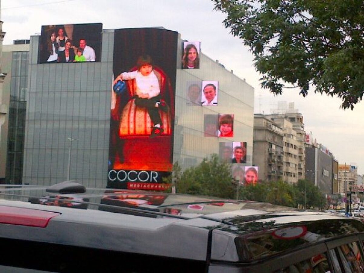 FOTO Antrenorul Stelei sărbătorit în stil Las Vegas la magazinul Cocor!