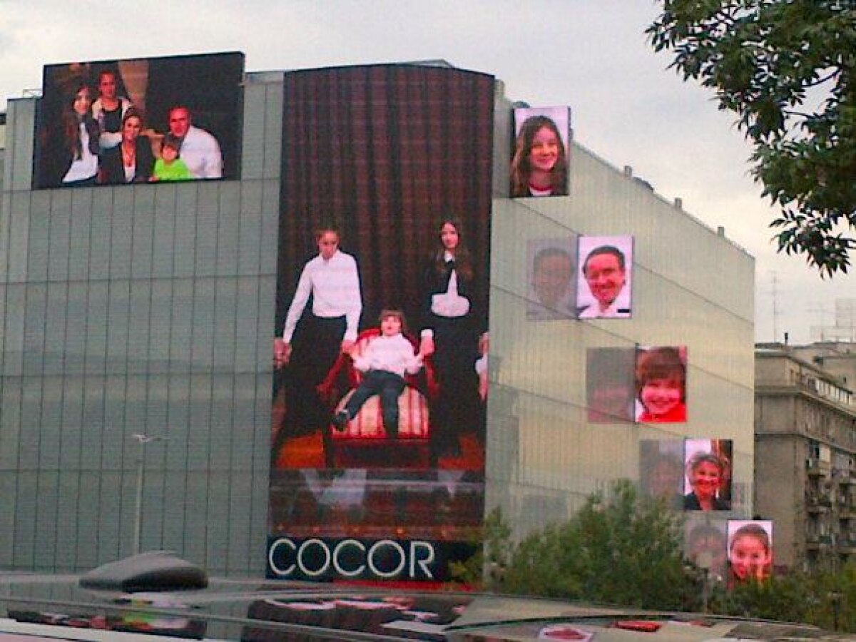 FOTO Antrenorul Stelei sărbătorit în stil Las Vegas la magazinul Cocor!