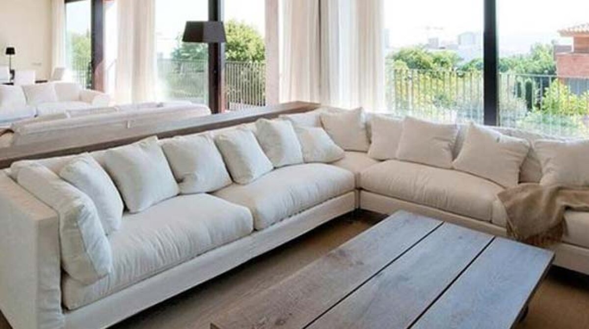 GALERIE FOTO Messi se pregăteşte să devină tătic » Vezi unde va sta împreună cu prietena sa