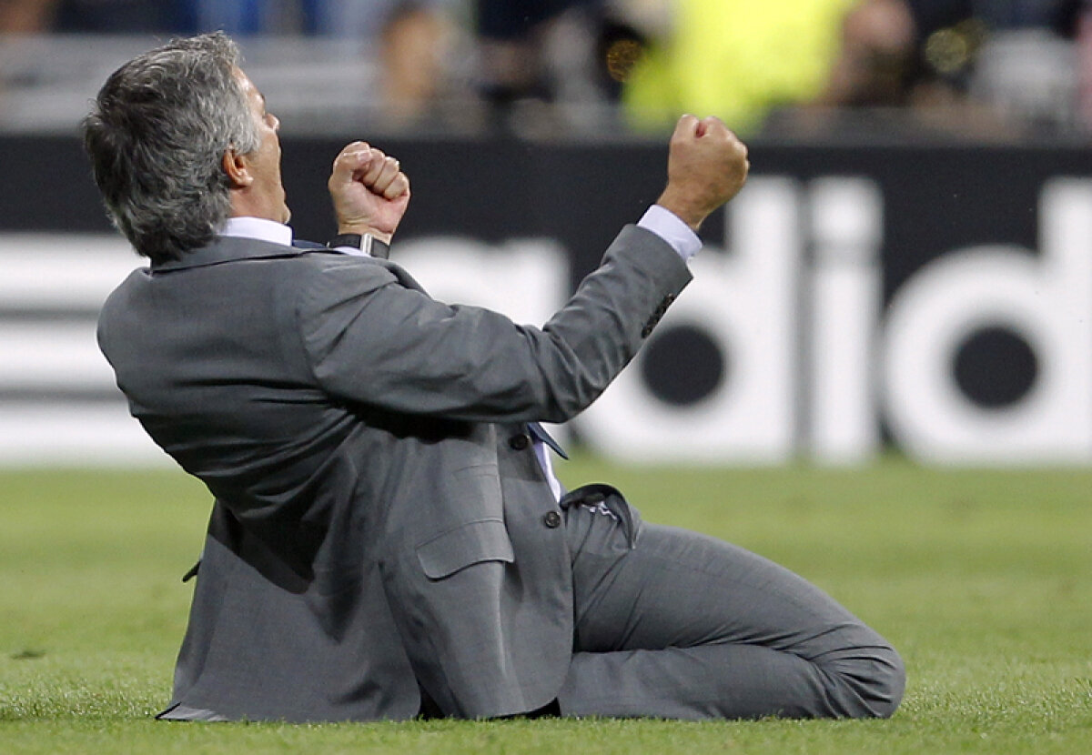 VIDEO&FOTO Extaz în iarbă » În culmea fericirii, după Real - Man. City 3-2, Mourinho a sărbătorit ca un jucător