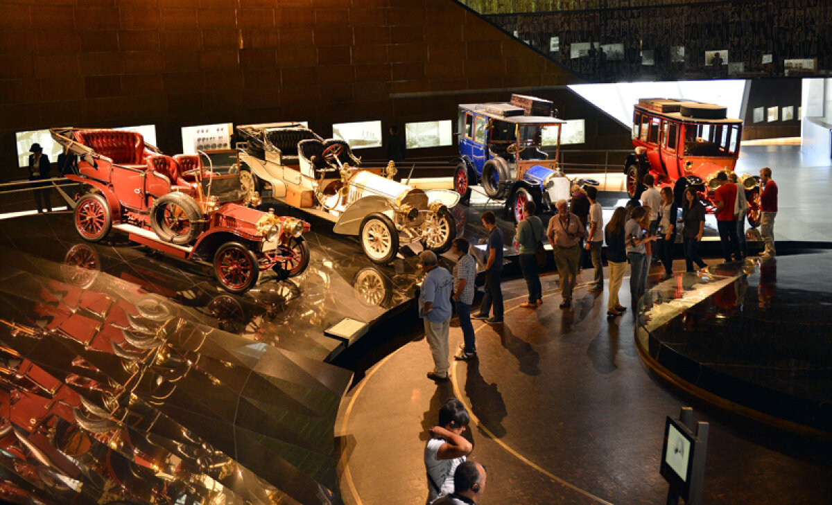 FOTO Stuttgart înseamnă Mercedes » Incursiune în muzeul colosului auto
