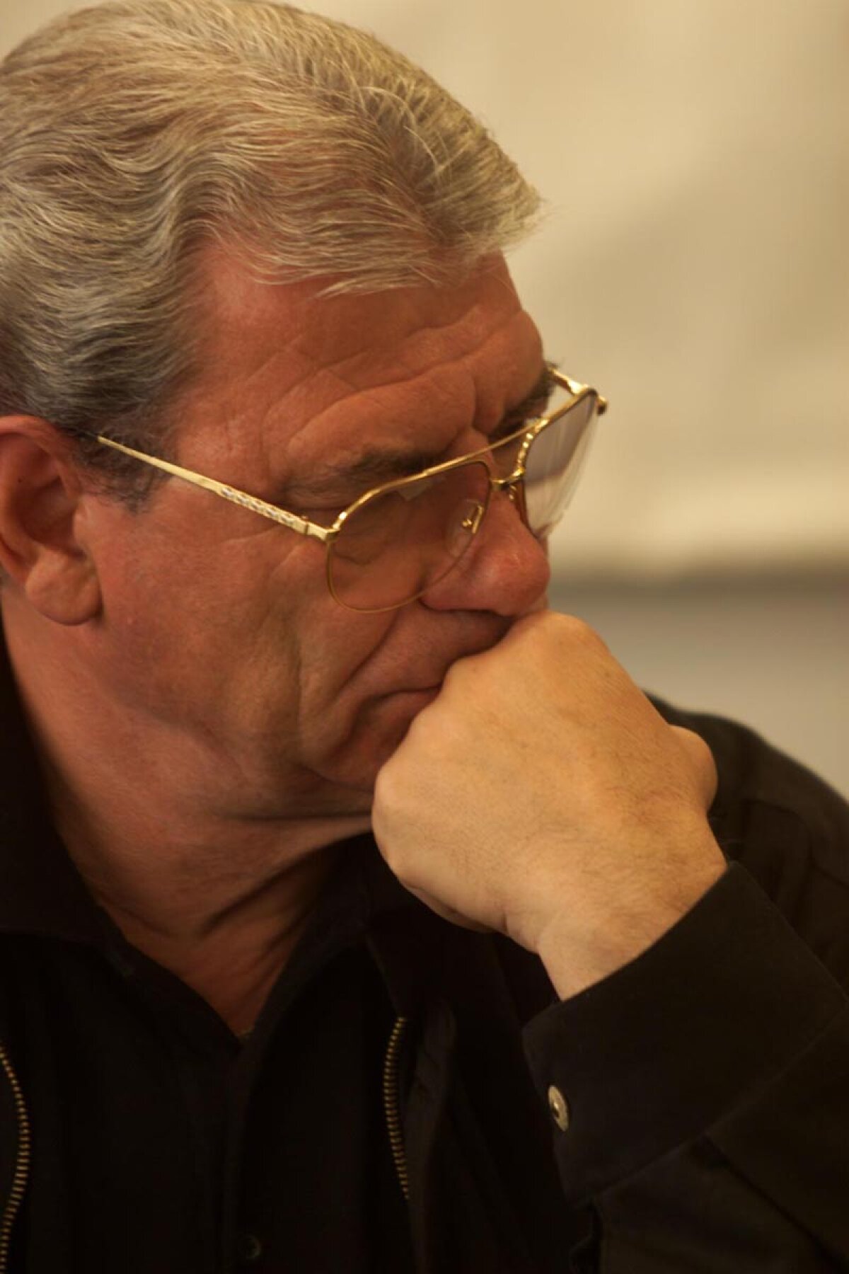 Operaţia lui Emeric Ienei a fost un succes! » Recuperarea va dura o lună de zile