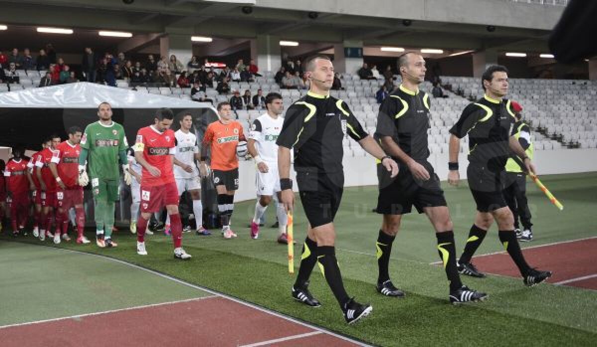 VIDEO+FOTO Dinamo se impune cu 2-1 la Cluj, într-un meci cu gafe de arbitraj la toate golurile