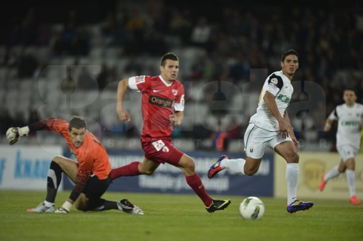 VIDEO+FOTO Dinamo se impune cu 2-1 la Cluj, într-un meci cu gafe de arbitraj la toate golurile
