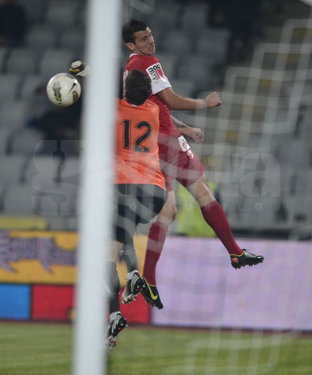 VIDEO+FOTO Dinamo se impune cu 2-1 la Cluj, într-un meci cu gafe de arbitraj la toate golurile
