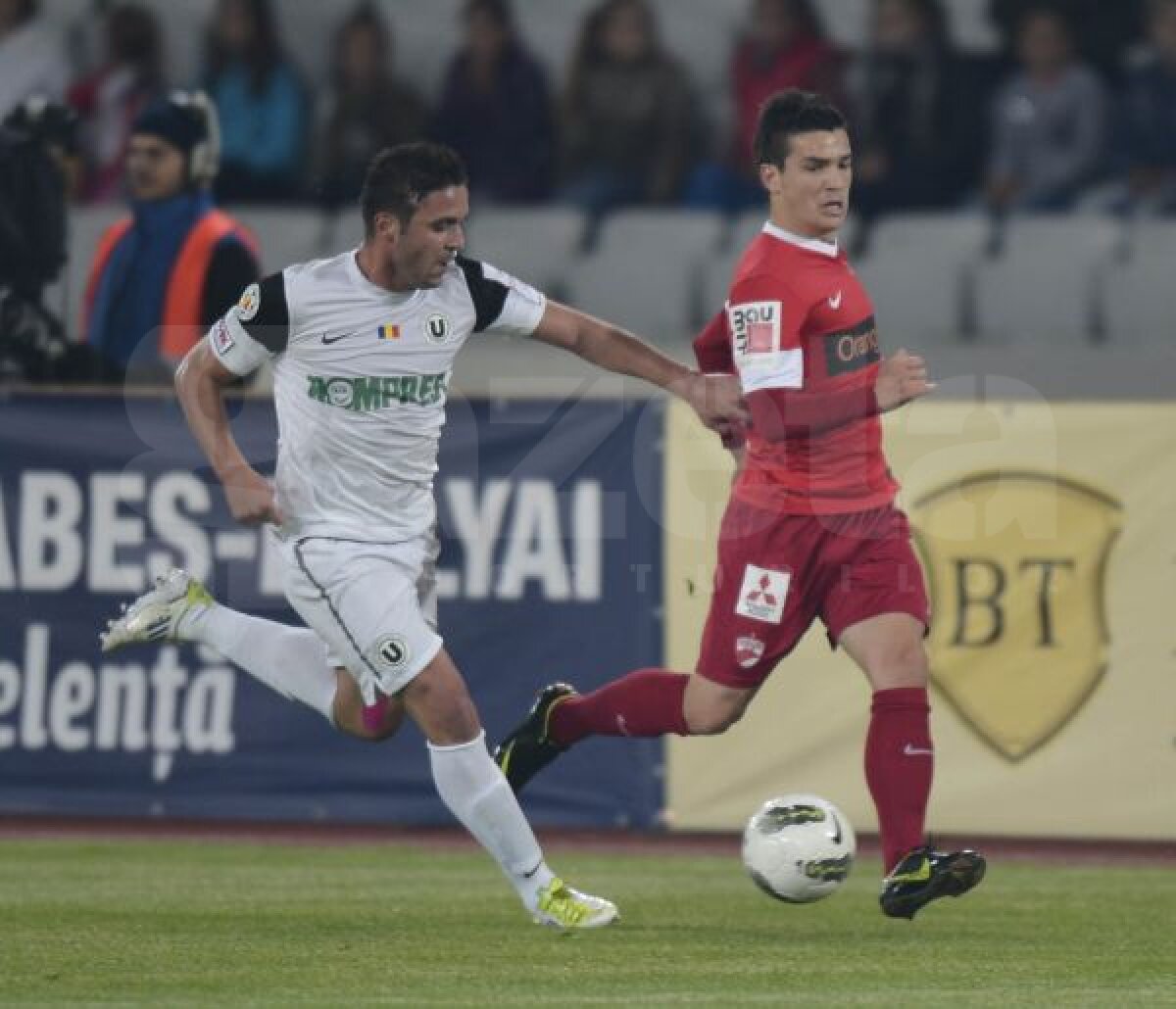 VIDEO+FOTO Dinamo se impune cu 2-1 la Cluj, într-un meci cu gafe de arbitraj la toate golurile