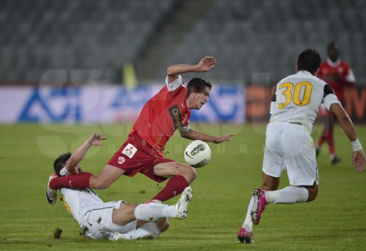 VIDEO+FOTO Dinamo se impune cu 2-1 la Cluj, într-un meci cu gafe de arbitraj la toate golurile