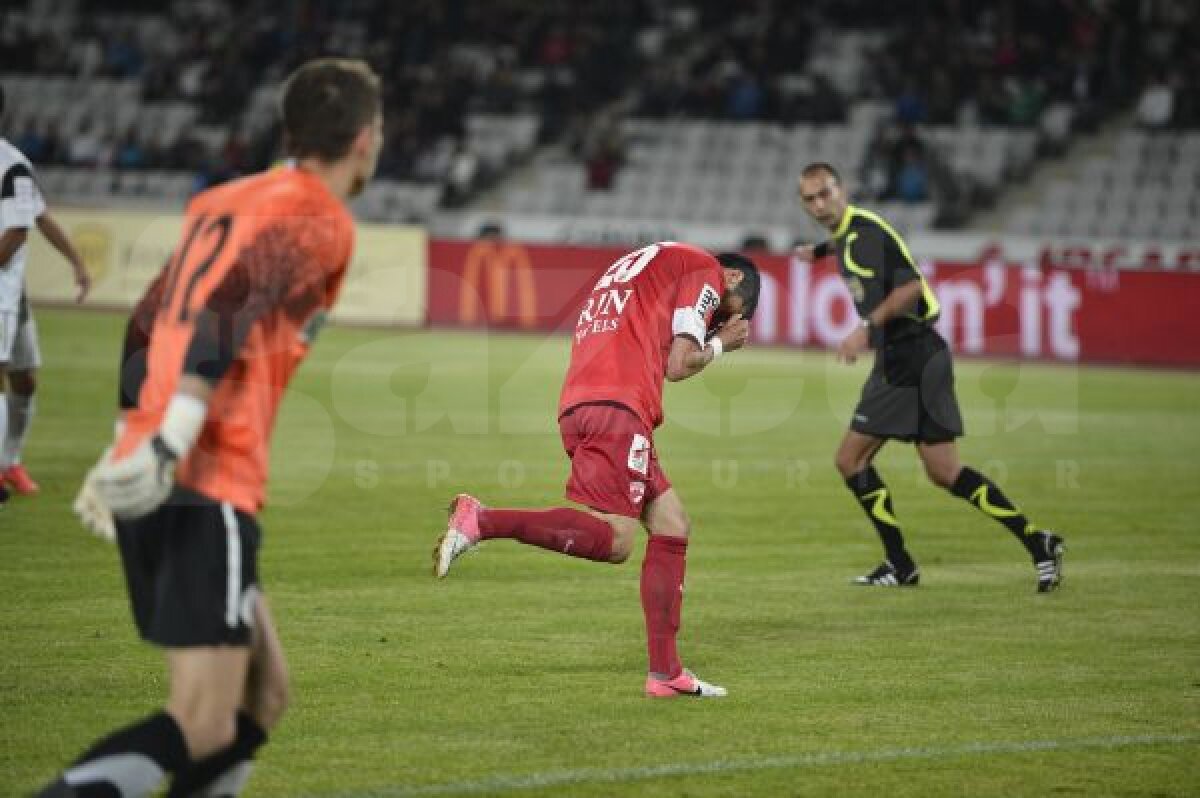 VIDEO+FOTO Dinamo se impune cu 2-1 la Cluj, într-un meci cu gafe de arbitraj la toate golurile