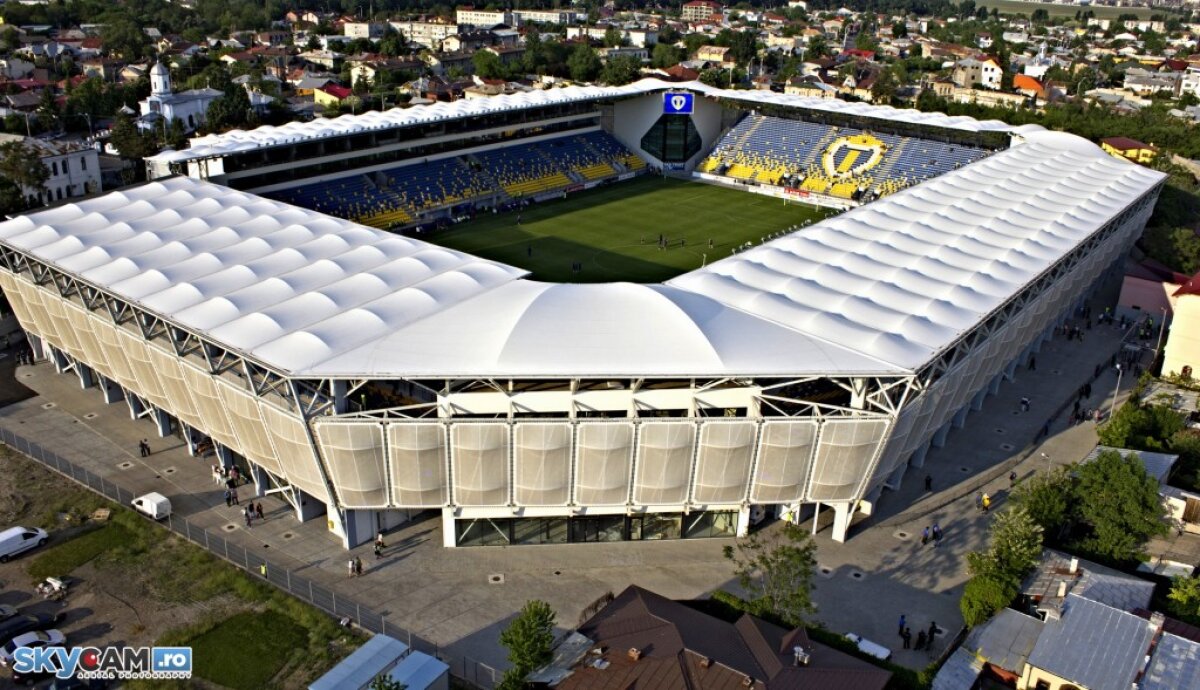 GALERIE FOTO » "Arena Lupilor" fotografii şi imagine panoramică de excepţie