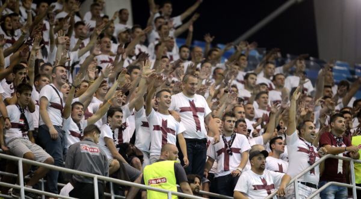 FOTO Spectacol incendiar în tribune » Galeriile din nou la înălţime pe Naţional Arena