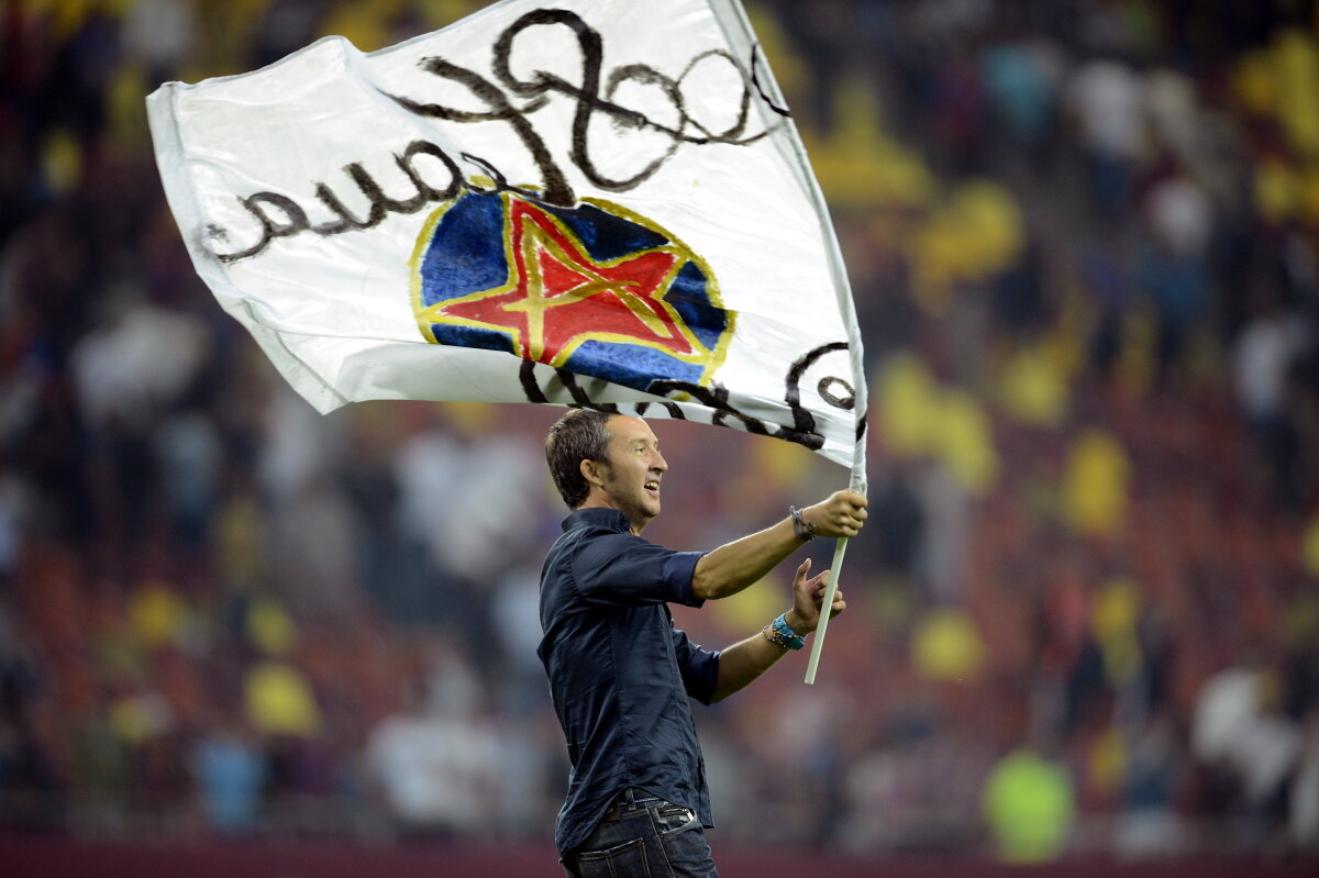 MM continuă războiul pe Facebook: "Galeria Rapidului arată ca nişte fete!"