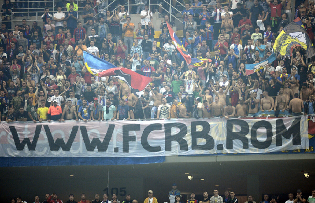 FOTO MM a garantat bannerul rasist! » Steliştii l-au omagiat la derby pe un criminal care a ucis 24 de ţigani