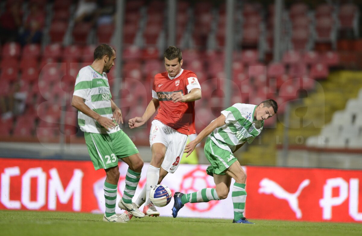 FOTO Dinamo - Voinţa Sibiu 2-1 » "Cîinii" s-au calificat greu în optimile de finală