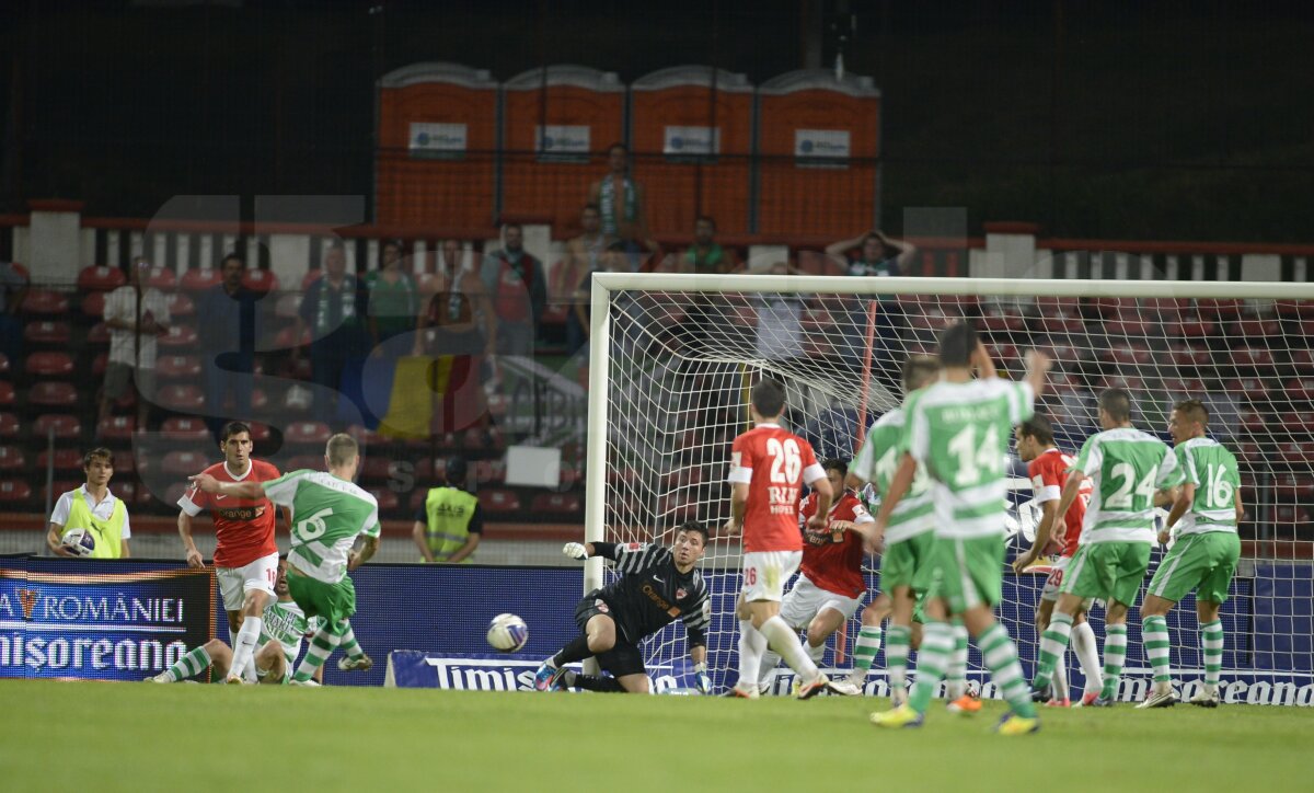 FOTO Dinamo - Voinţa Sibiu 2-1 » "Cîinii" s-au calificat greu în optimile de finală