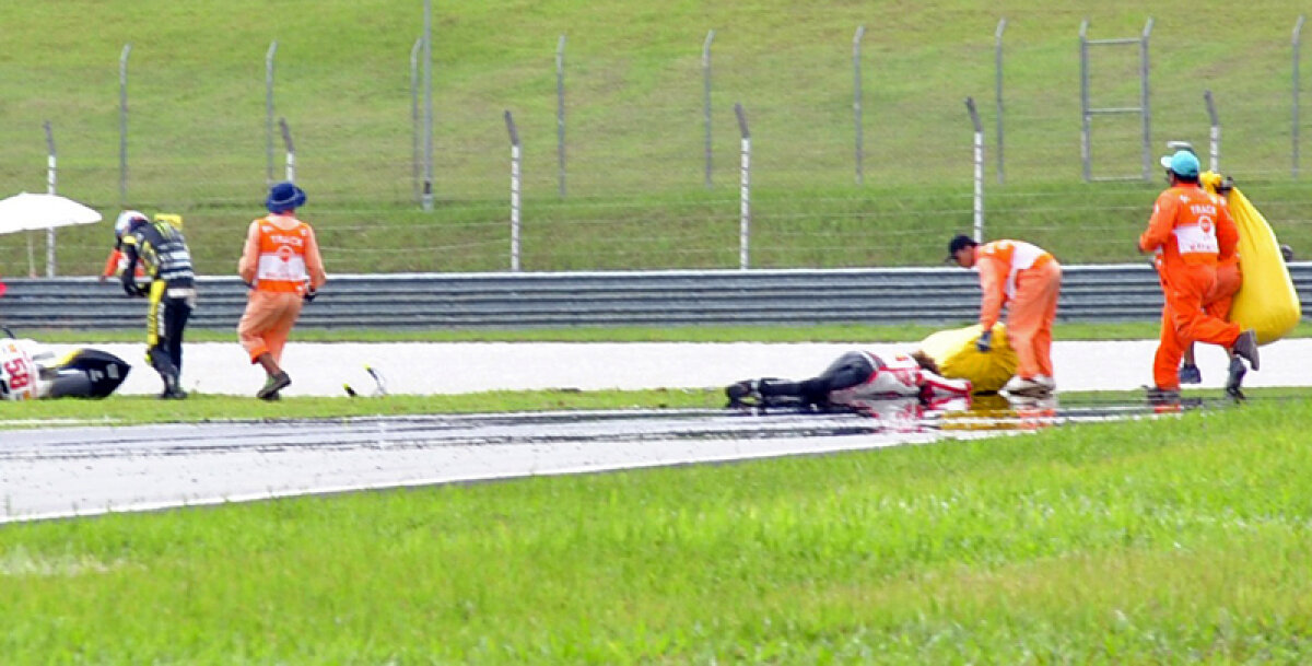 FOTO Creier invadat de sînge » Cel mai promiţător motociclist român a suferit un grav accident în cursa European SuperStock 600