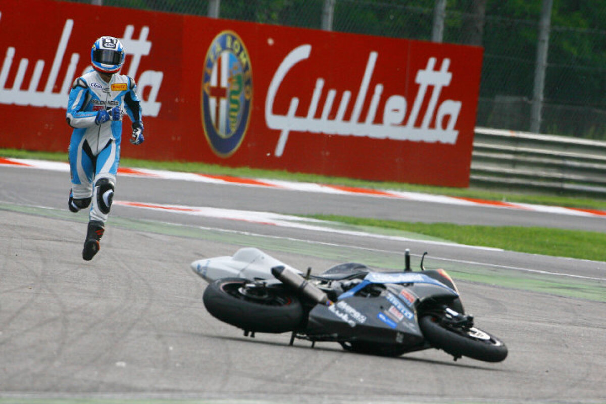 FOTO Creier invadat de sînge » Cel mai promiţător motociclist român a suferit un grav accident în cursa European SuperStock 600