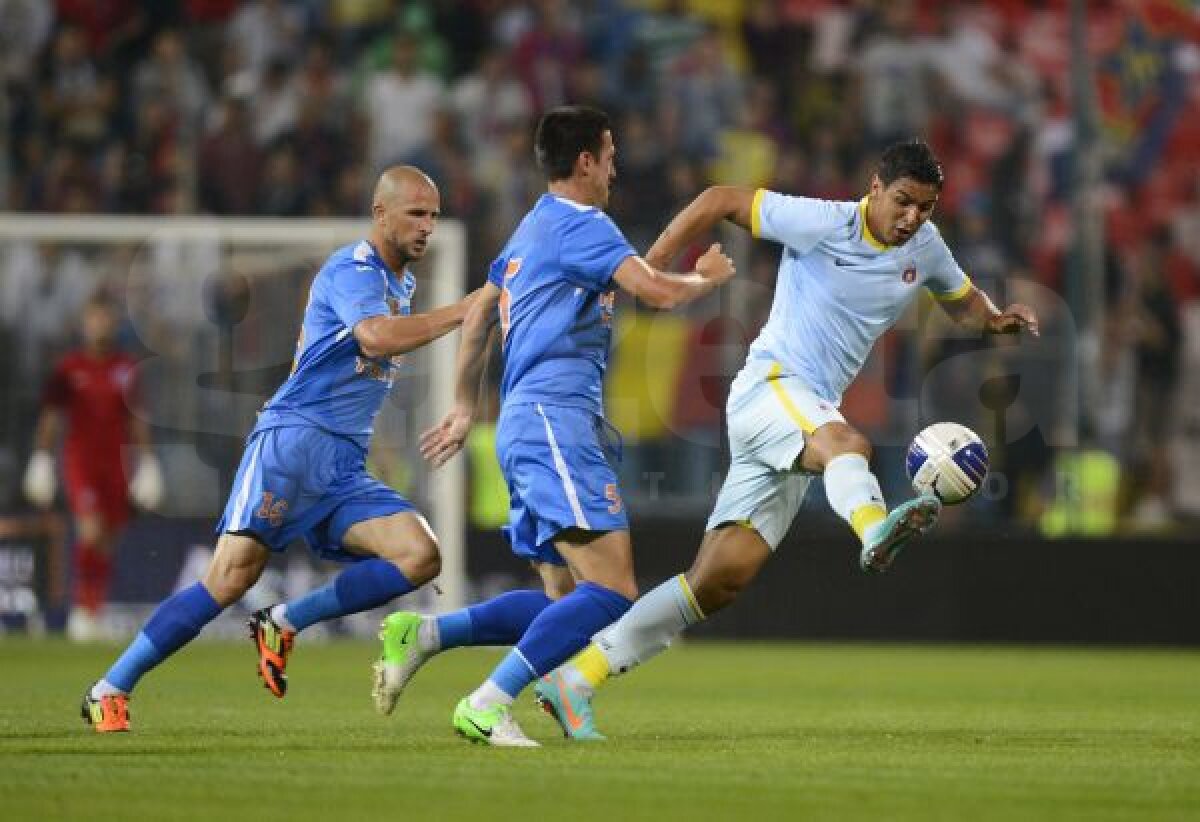 FOTO Victorie în cîrje » Steaua a învins Tg. Mureş cu 3-1, într-un meci terminat în opt jucători