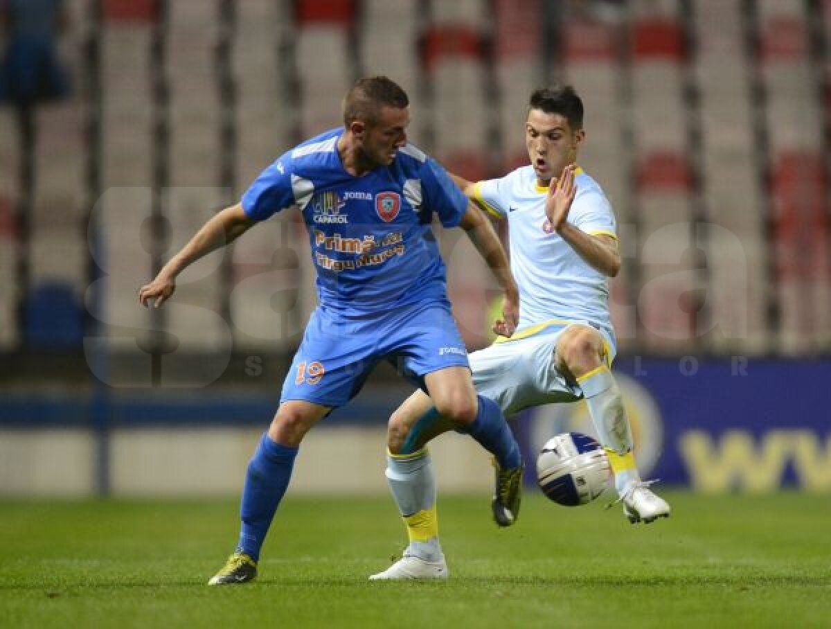 FOTO Victorie în cîrje » Steaua a învins Tg. Mureş cu 3-1, într-un meci terminat în opt jucători