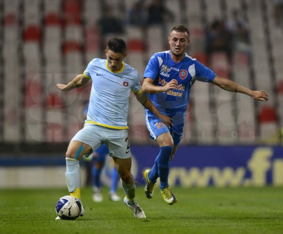 FOTO Victorie în cîrje » Steaua a învins Tg. Mureş cu 3-1, într-un meci terminat în opt jucători