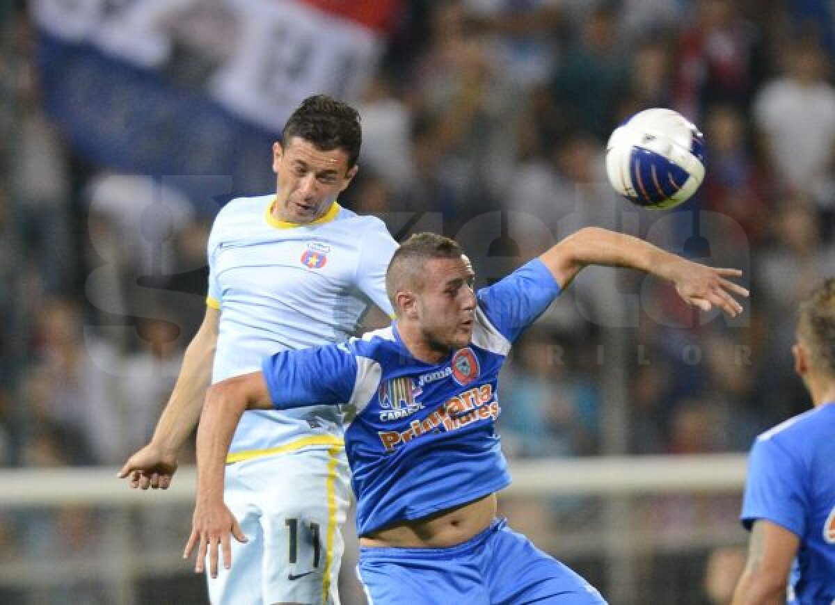 FOTO Victorie în cîrje » Steaua a învins Tg. Mureş cu 3-1, într-un meci terminat în opt jucători