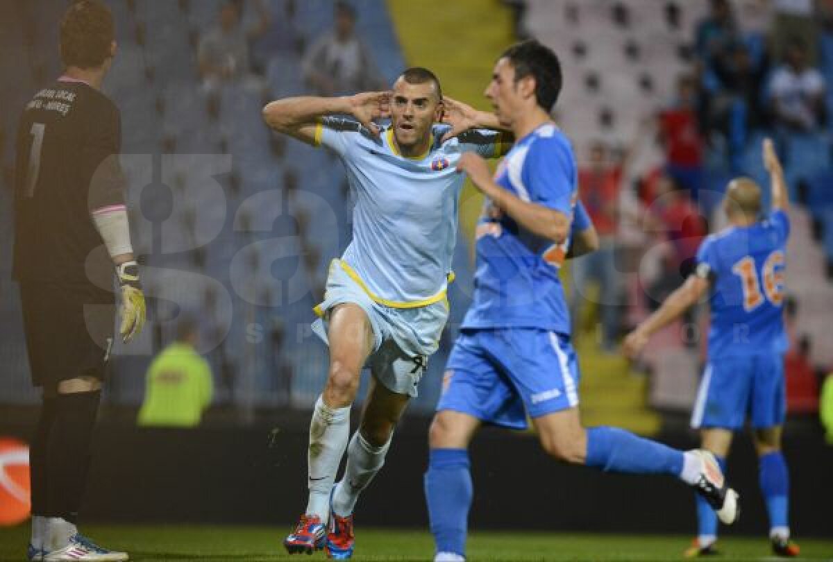 FOTO Victorie în cîrje » Steaua a învins Tg. Mureş cu 3-1, într-un meci terminat în opt jucători