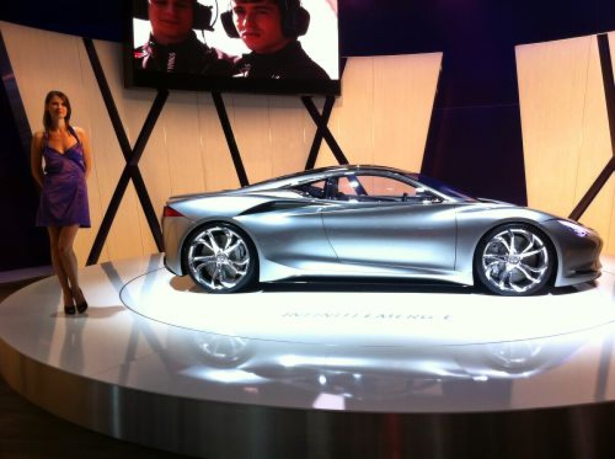 FOTO Expoziţie de criză la Salonul Auto de la Paris