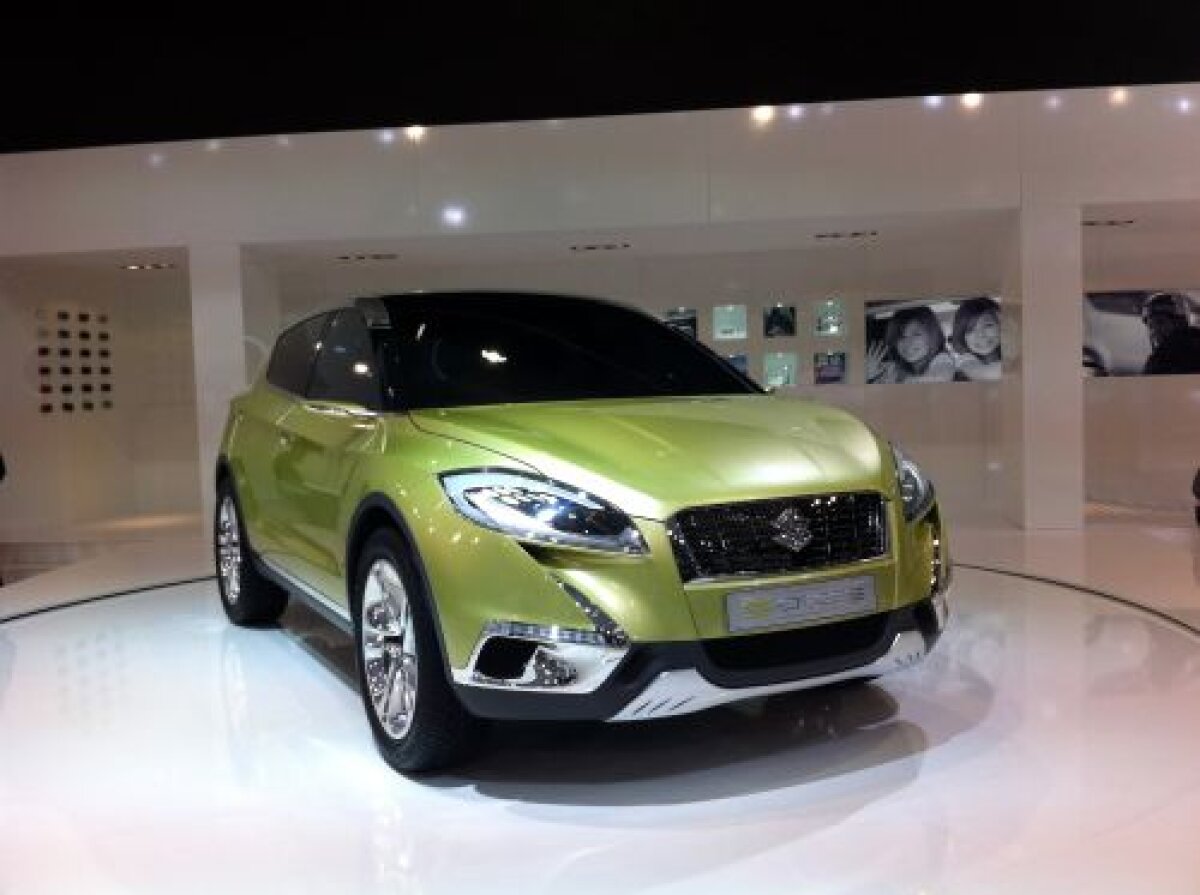 FOTO Expoziţie de criză la Salonul Auto de la Paris