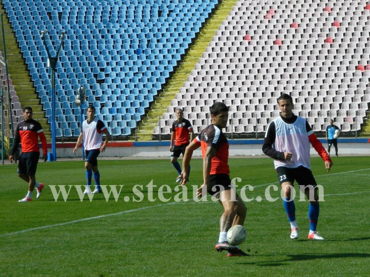 FOTO Pregătire specială pentru Petrolul » Steliştii s-au antrenat cu mingea de rugby