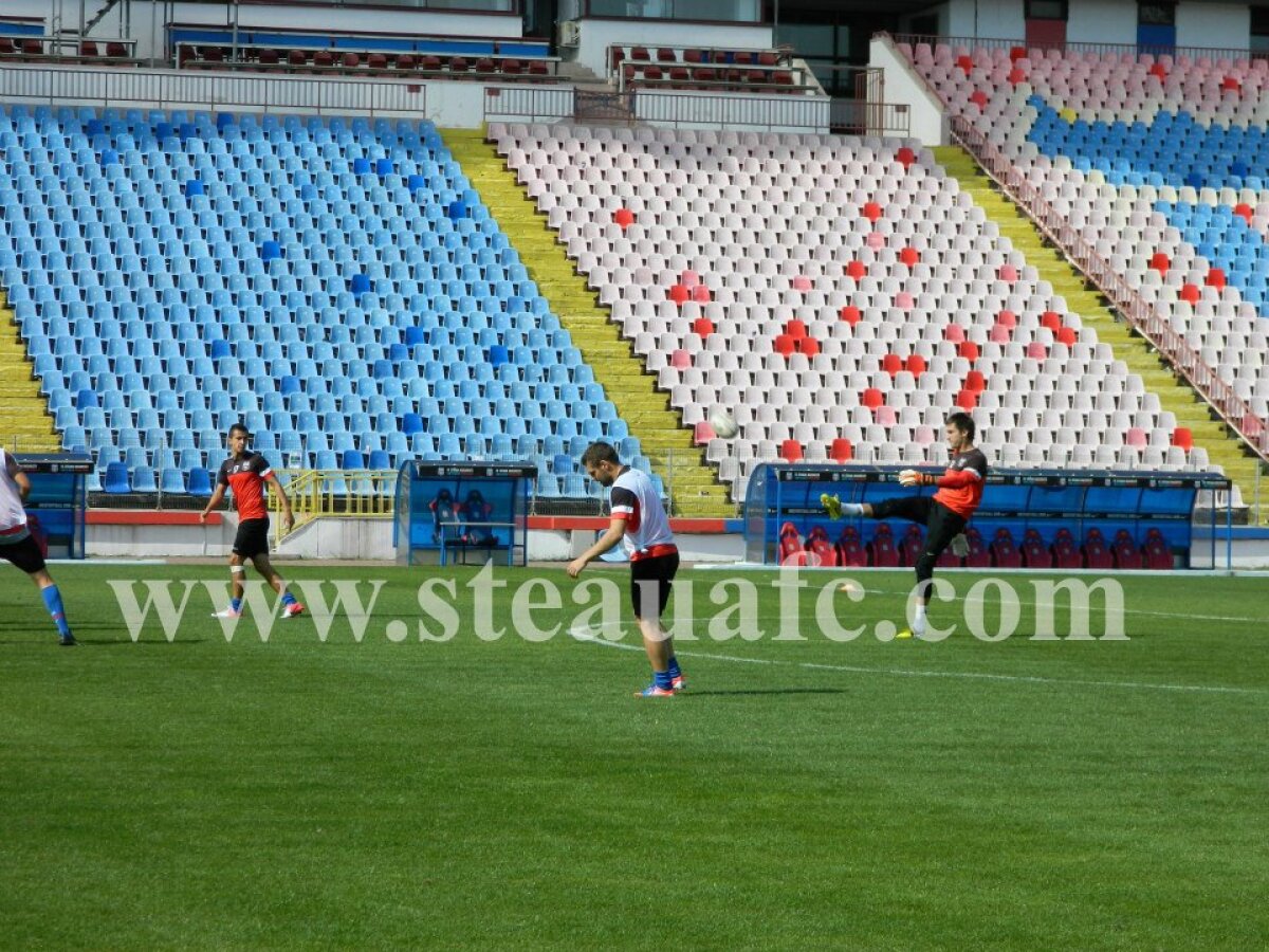 FOTO Pregătire specială pentru Petrolul » Steliştii s-au antrenat cu mingea de rugby