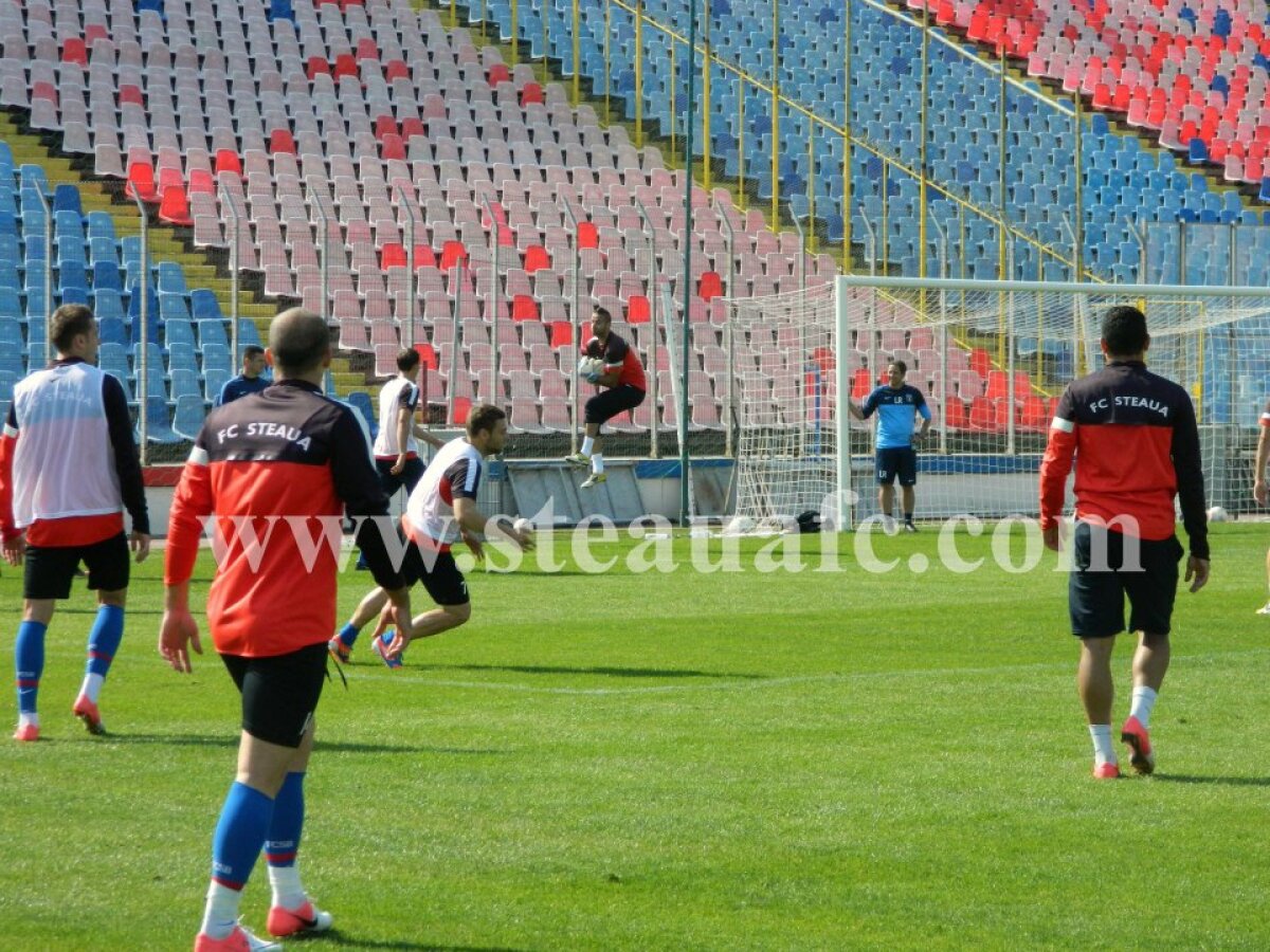 FOTO Pregătire specială pentru Petrolul » Steliştii s-au antrenat cu mingea de rugby