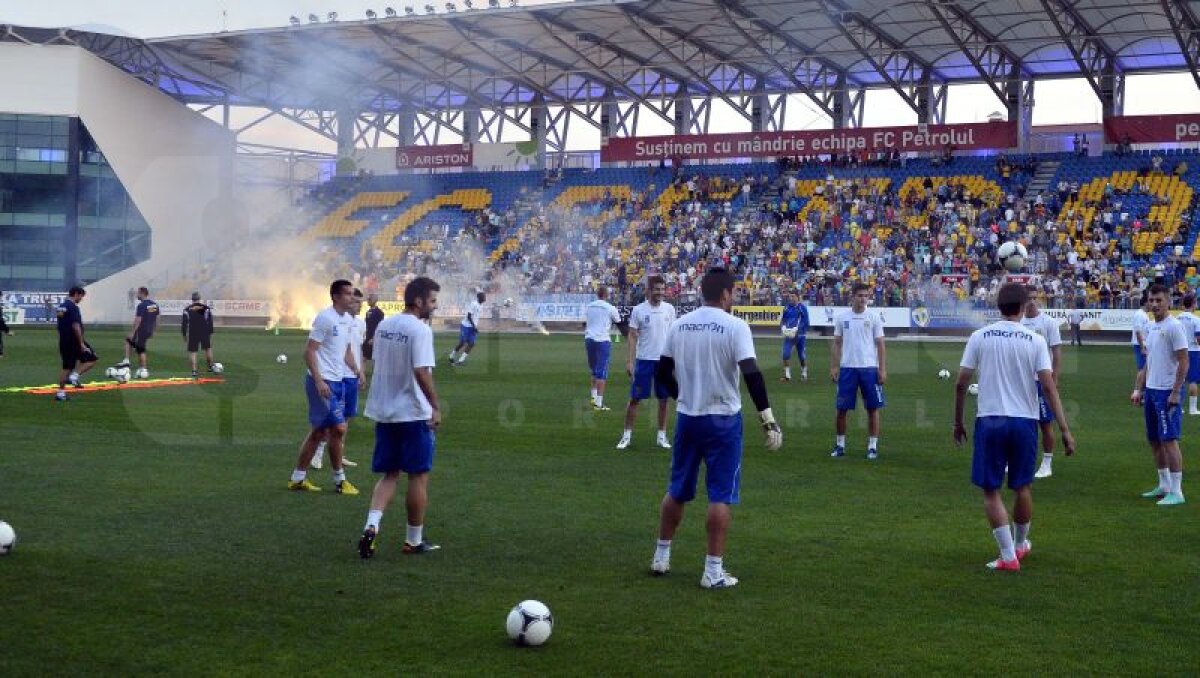 FOTO Petrolul în flăcări » Ultraşii ploieşteni au făcut show la ultimul antrenament înainte de Steaua