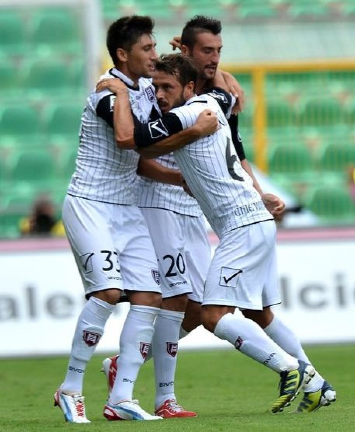 VIDEO Palermo - Chievo 4-1, gol senzaţional de la 50m al lui Miccoli! Papp titular în premieră la oaspeţi