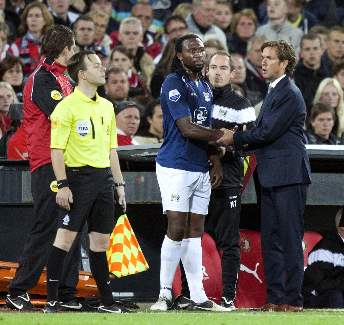 Un jucător a făcut stop cardiac pe teren sîmbătă seară, fiind salvat de defibrilatorul intern!  I-a stat inima! Şi-a pornit într-o clipă!