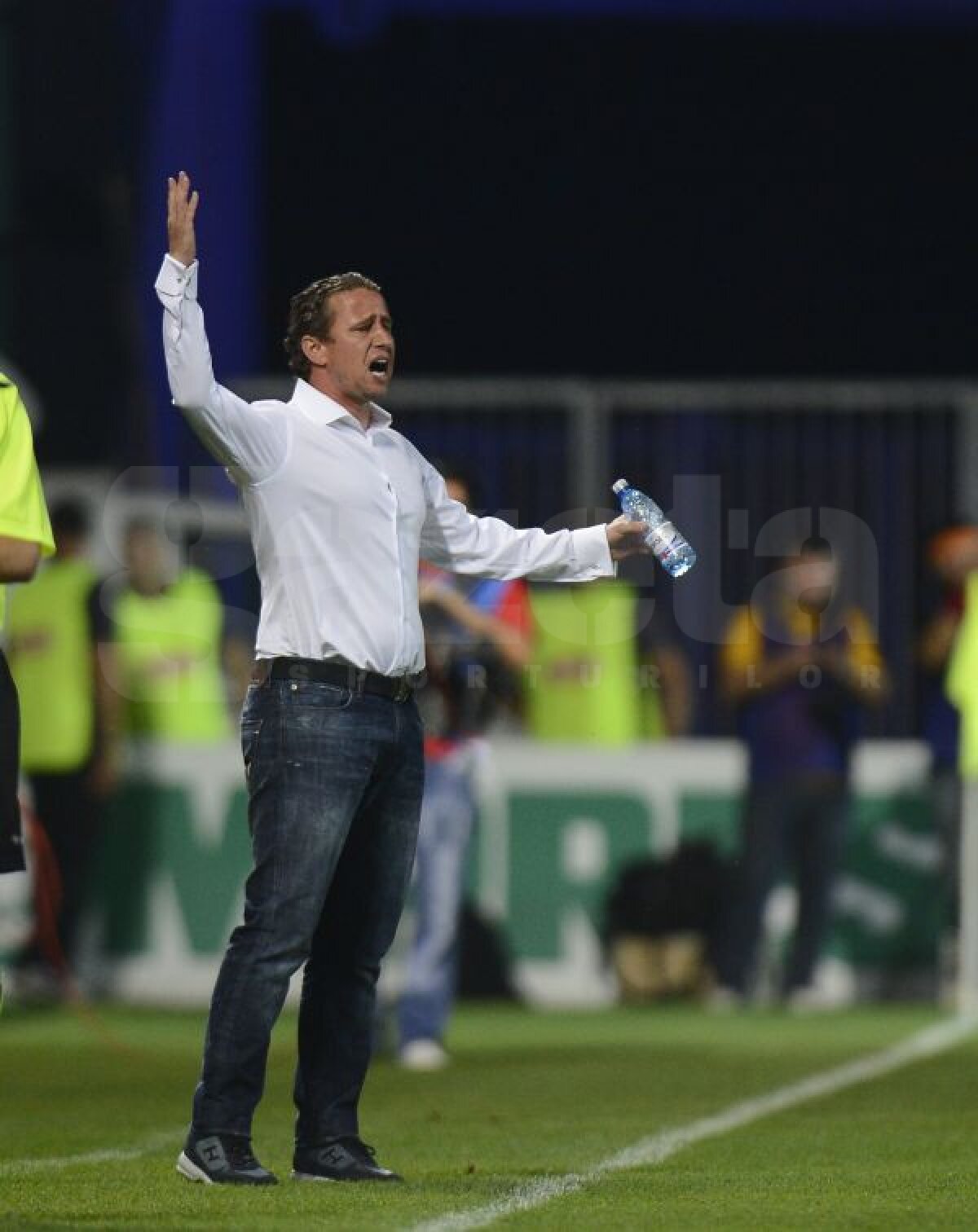 VIDEO + FOTO Drept la ţintă » "Glonţul" lui Latovlevici scufundă reduta Petrolul, 2-1