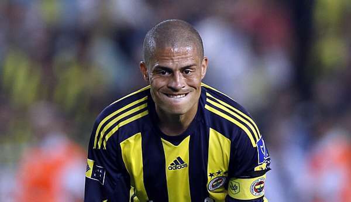 Incredibil! I-au făcut statuie şi l-au dat afară » Un superfotbalist pleacă din Turcia cu scandal :O