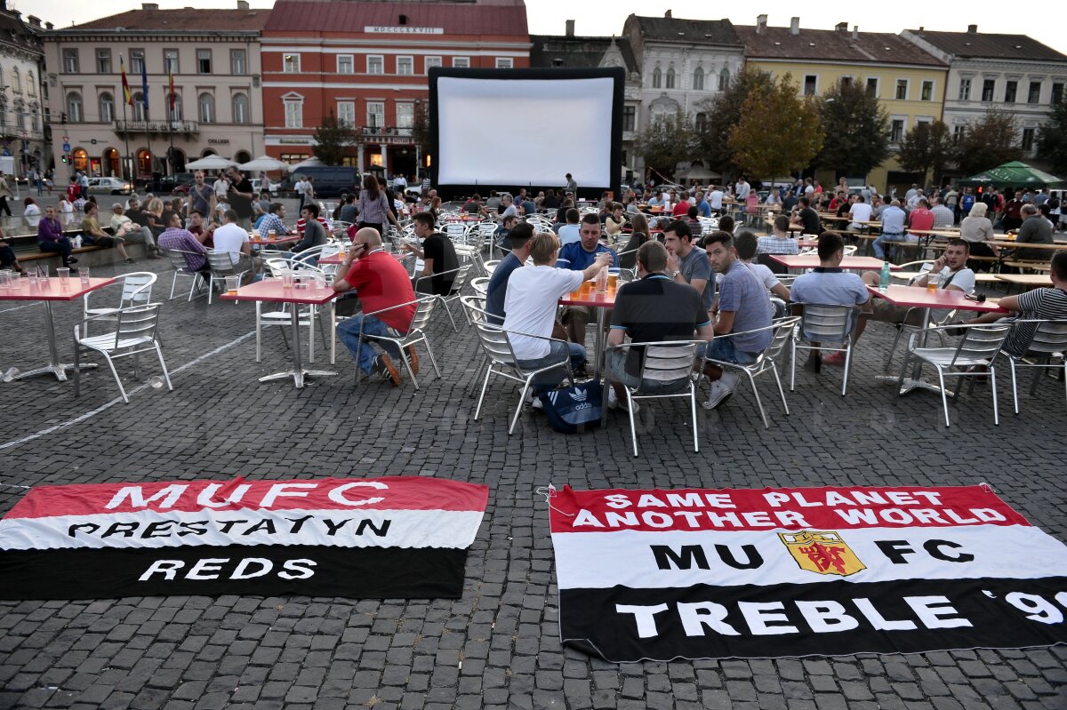 FOTO Suporterii lui Manchester United au golit toate dozatoarele de bere » "Diavolii" s-au simţit ca în Anglia la Cluj