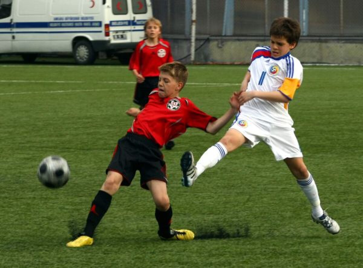 Florin Răducioiu l-a avut ieri pentru prima dată sub comandă la ”naţionala” U15 pe fiul lui Gică Hagi: ”Un băiat inteligent!”