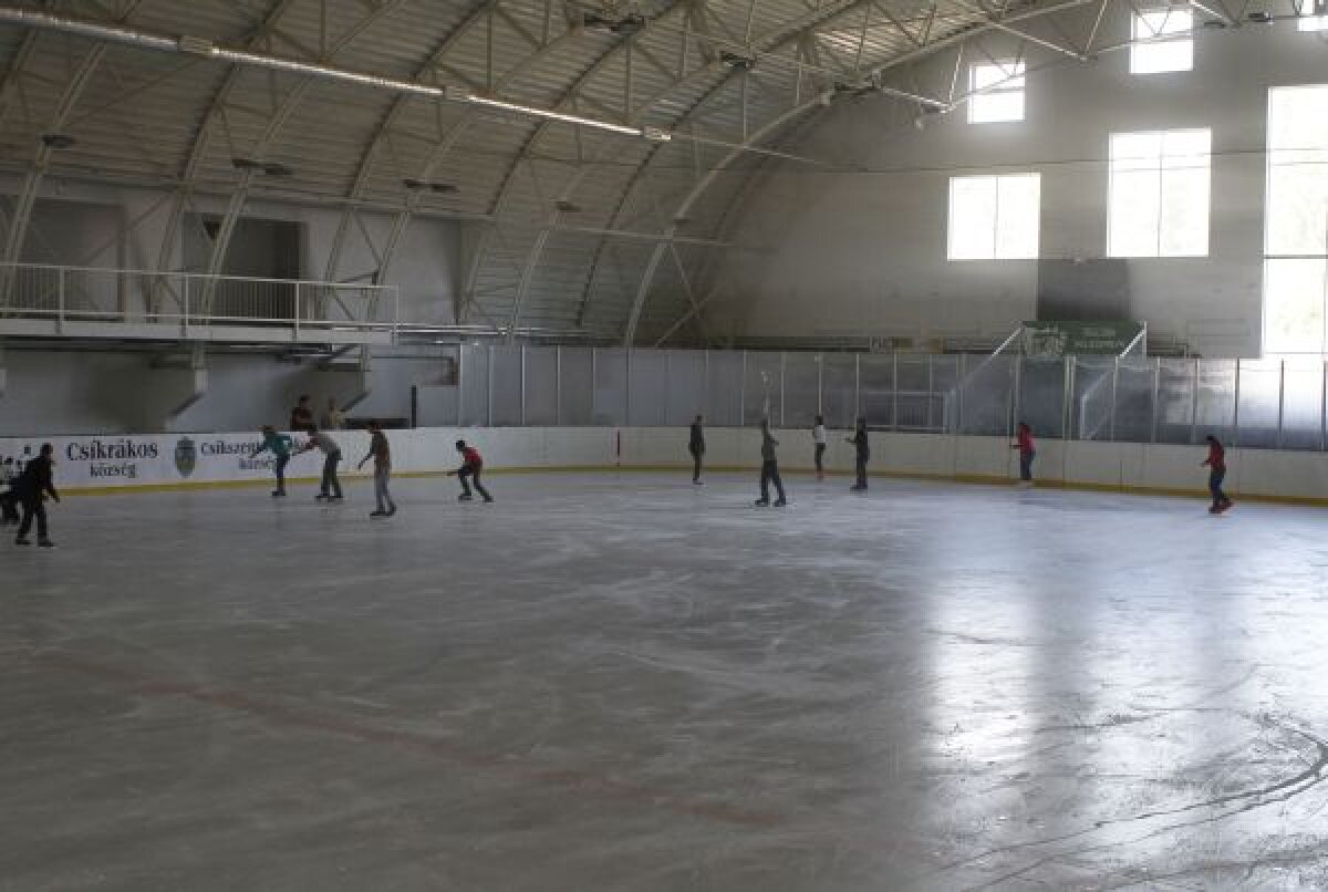 Bijuteria satului: patinoar de 3 milioane €! » Una din cele mai moderne săli de hochei din România tronează într-o localitate cu 1.000 de locuitori