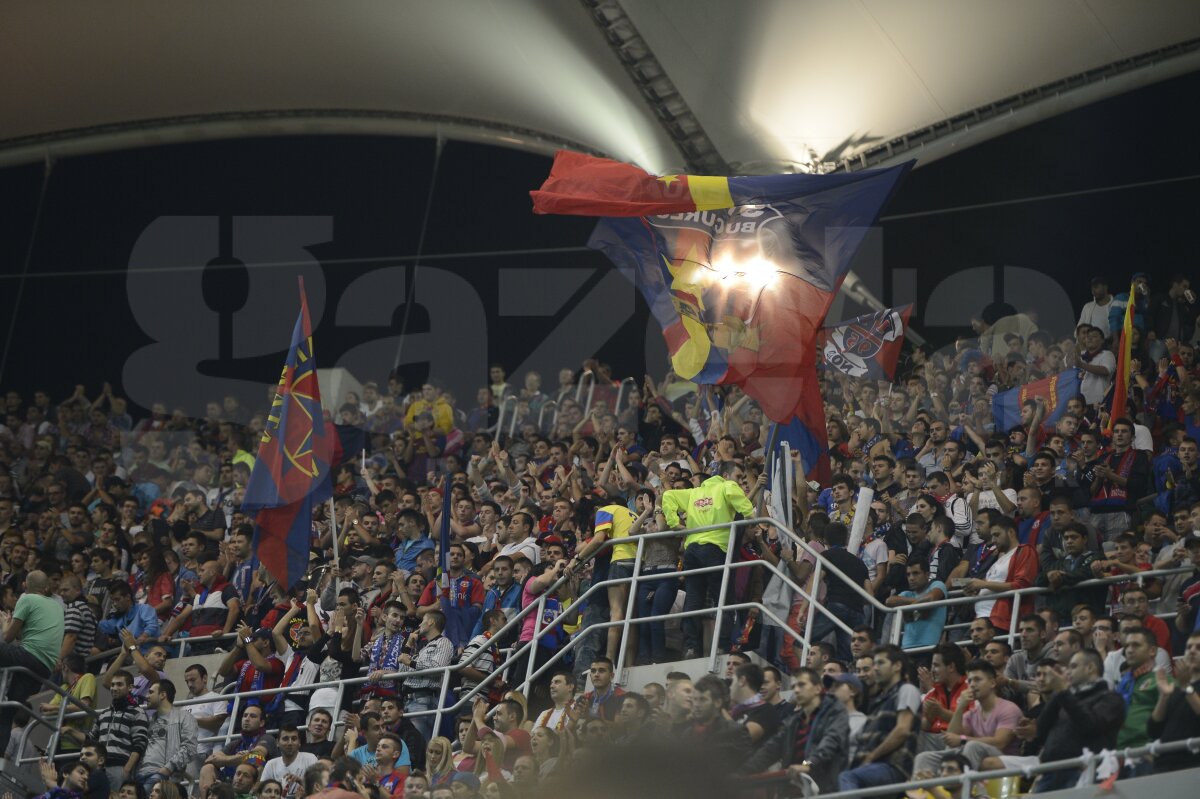 FOTO Atmosferă senzaţională pe Naţional Arena » Spectacolul suporterilor şi o apariţie surpriză :D