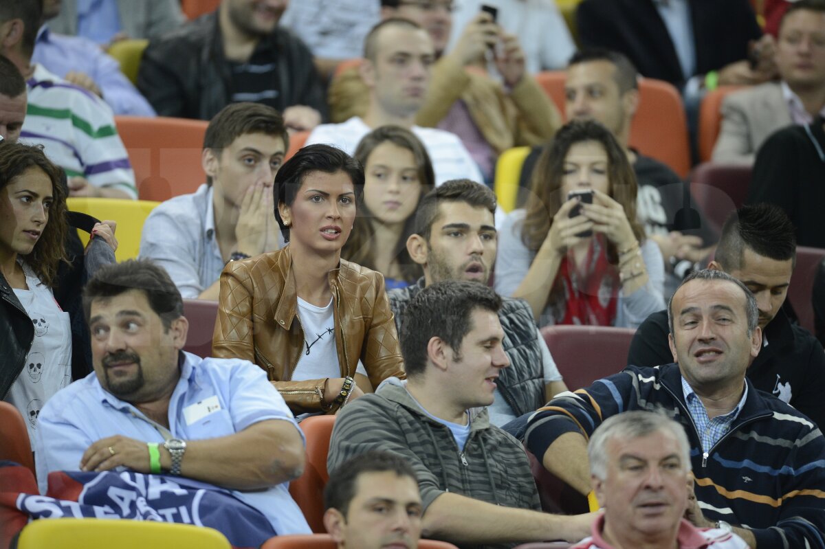 FOTO Atmosferă senzaţională pe Naţional Arena » Spectacolul suporterilor şi o apariţie surpriză :D