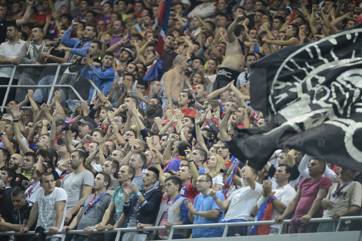FOTO Atmosferă senzaţională pe Naţional Arena » Spectacolul suporterilor şi o apariţie surpriză :D