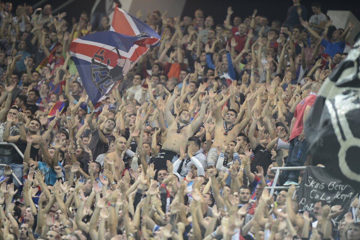 FOTO Atmosferă senzaţională pe Naţional Arena » Spectacolul suporterilor şi o apariţie surpriză :D
